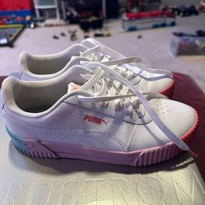 GREAT CONDITION Women’s Puma Sneakers - Size 8!